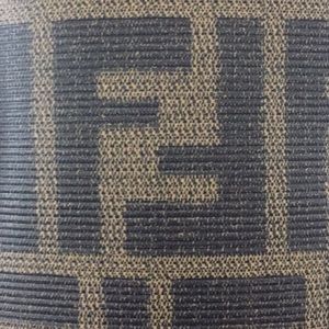 Meet your Posher, Gabriela